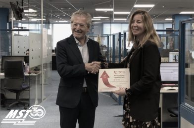 MST Holding recoge el premio CRECE23 de manos de la AEER- Asociación Española de Expertos en la Relación con Clientes